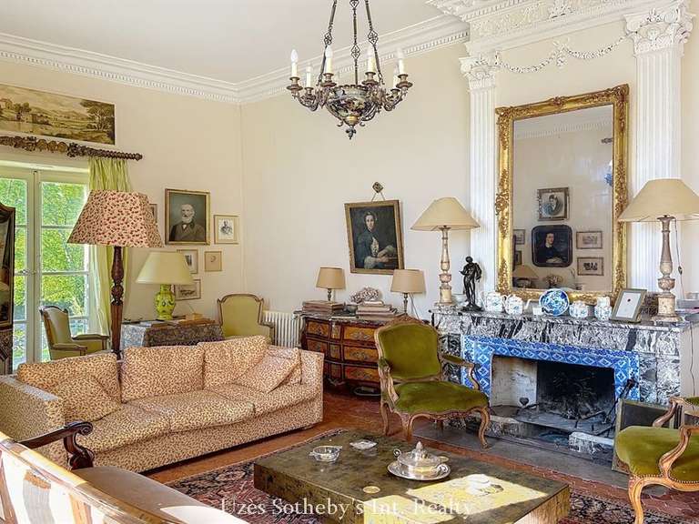 Château Uzès - 10 chambres - 900m²