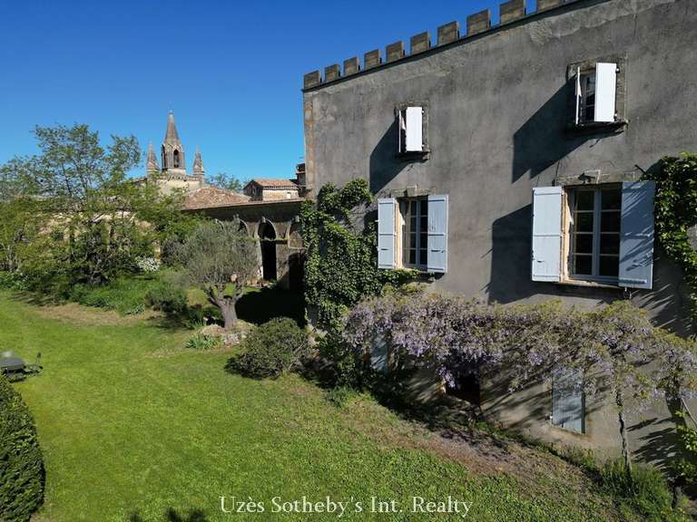 Castle Uzès - 10 bedrooms - 900m²