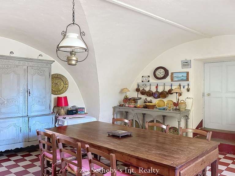 Castle Uzès - 10 bedrooms - 900m²