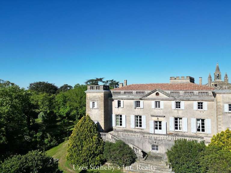 Château Uzès - 10 chambres - 900m²
