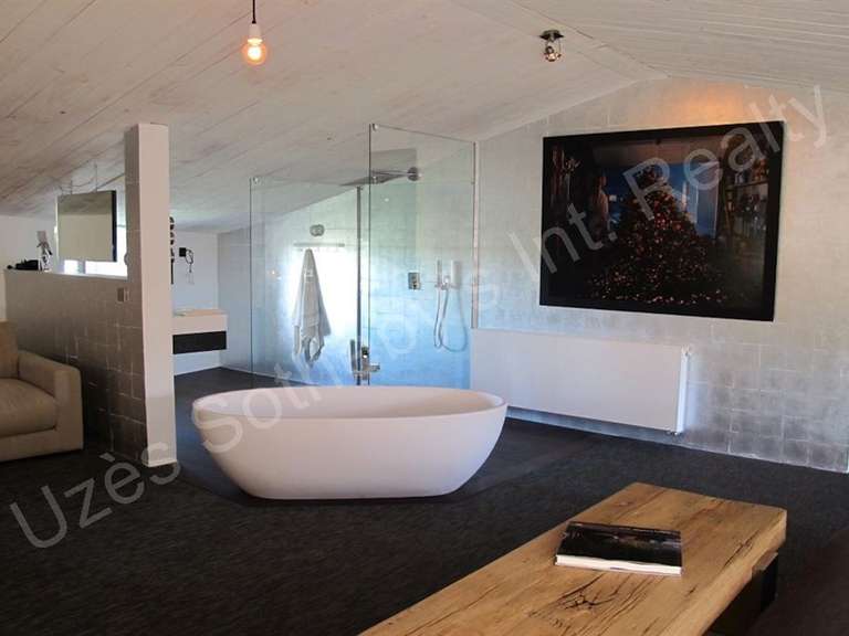 Château Uzès - 12 chambres - 1100m²