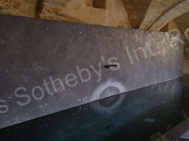 Château Uzès - 12 chambres - 1100m²