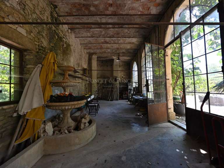 Château Uzès - 7 chambres - 1550m²