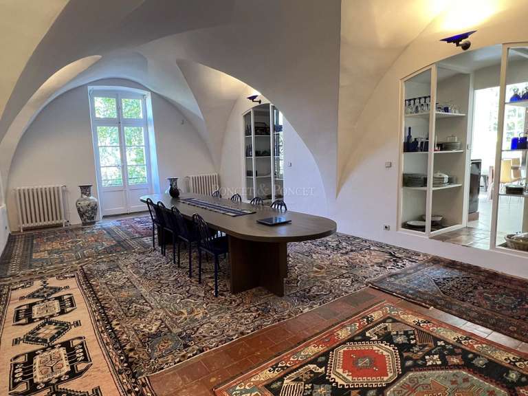 Château Uzès - 9 chambres - 850m²