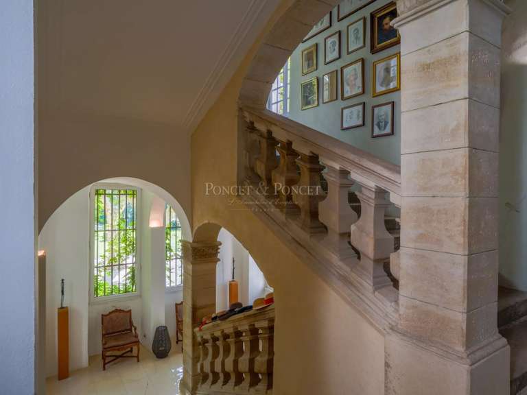 Château Uzès - 9 chambres - 850m²