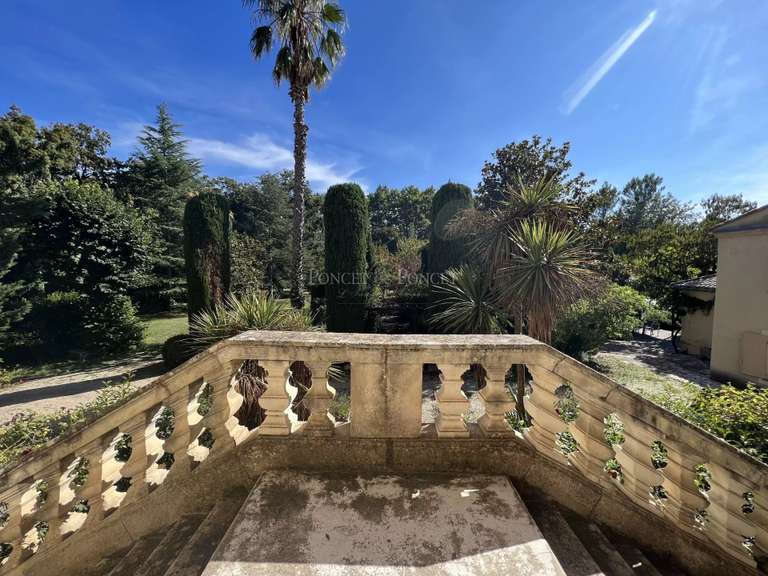 Château Uzès - 17 chambres - 1327m²