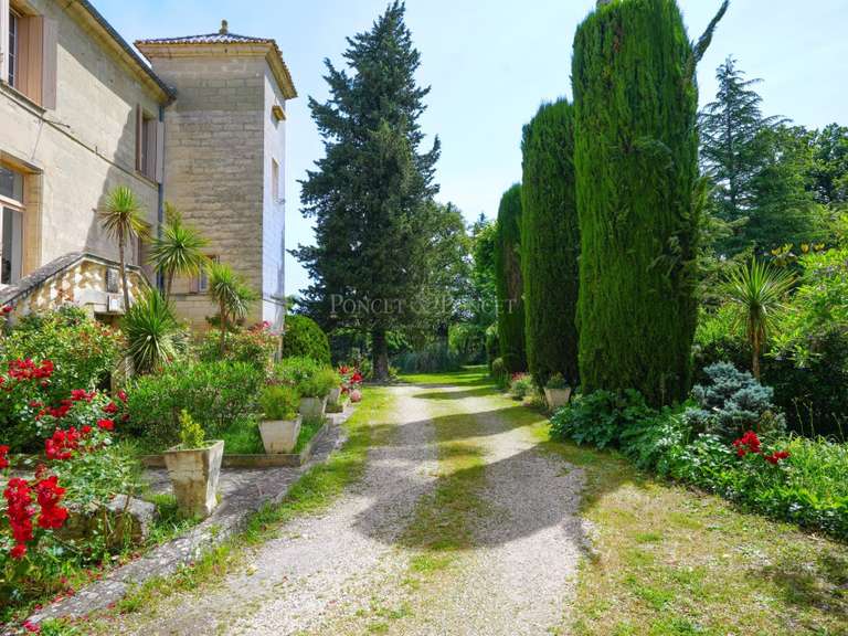 Château Uzès - 17 chambres - 1327m²
