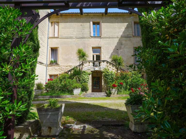 Château Uzès - 17 chambres - 1327m²