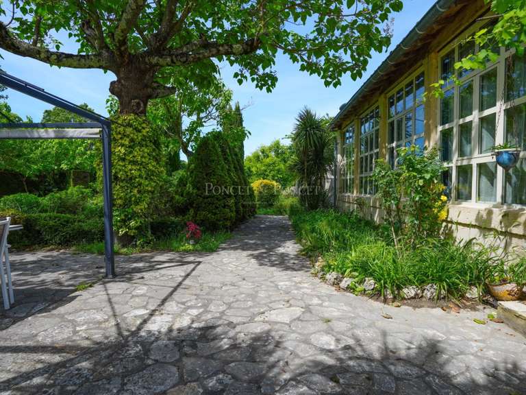 Château Uzès - 17 chambres - 1327m²