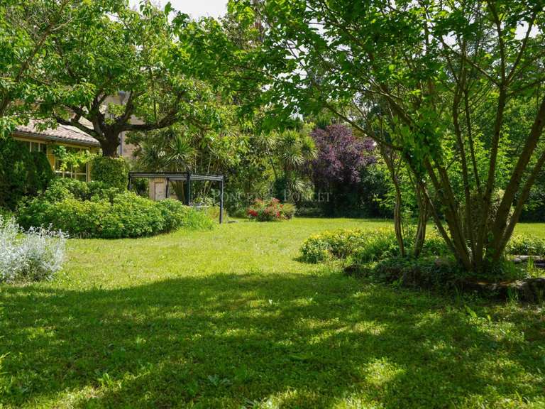 Château Uzès - 17 chambres - 1327m²