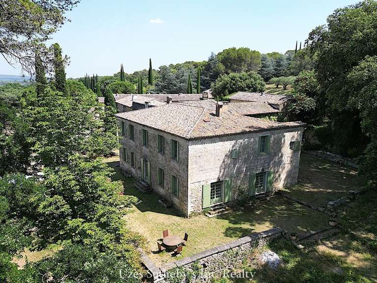 Château Uzès - 8 chambres - 300m²