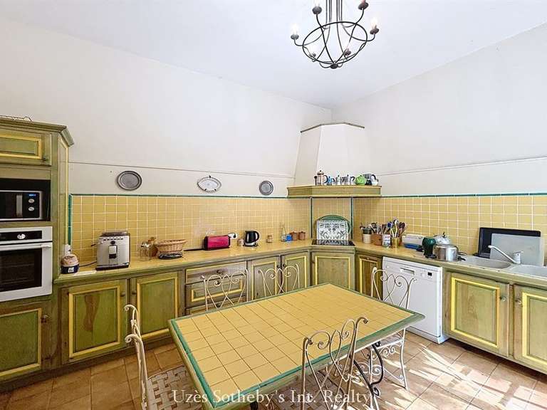 Château Uzès - 8 chambres - 300m²