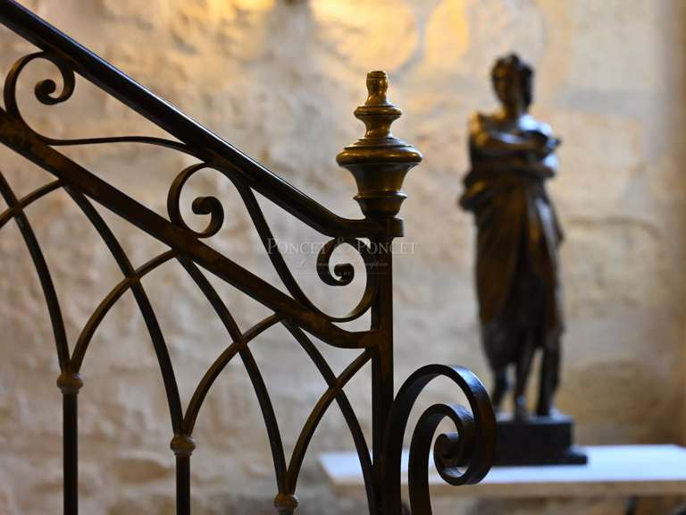 Château Uzès - 9 chambres - 1400m²