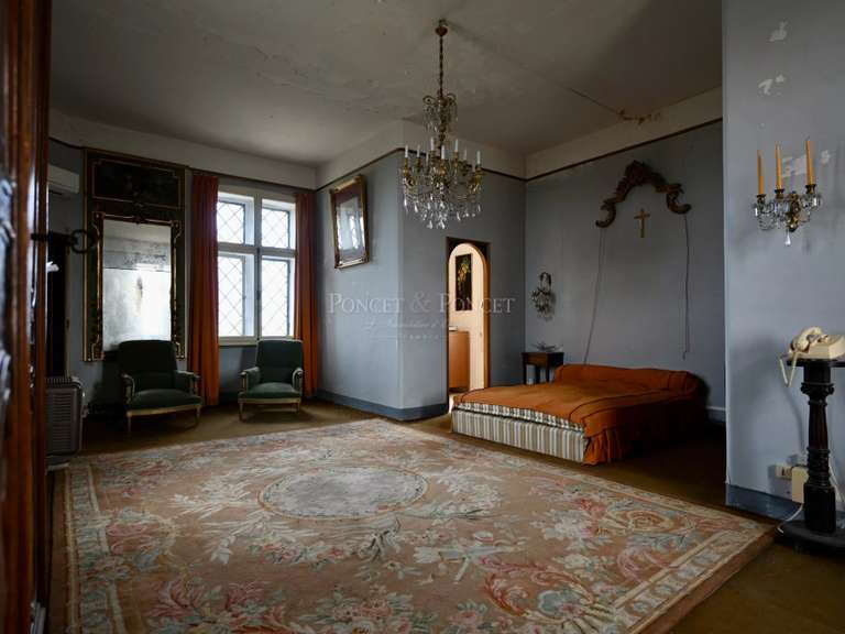 Castle Uzès - 7 bedrooms - 640m²