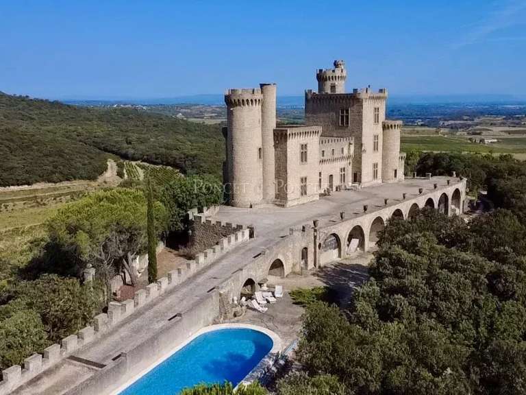 Castle Uzès - 7 bedrooms - 640m²