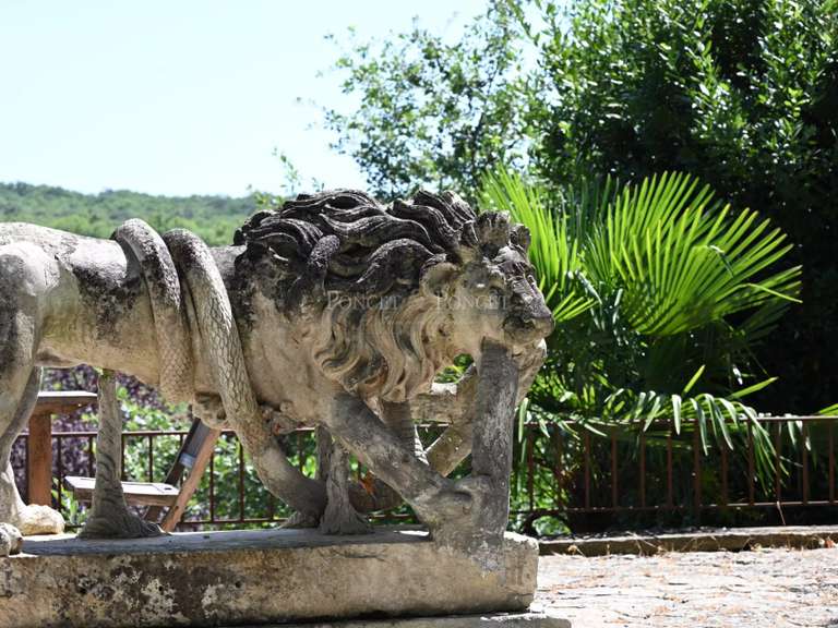 Castle Uzès - 7 bedrooms - 1550m²