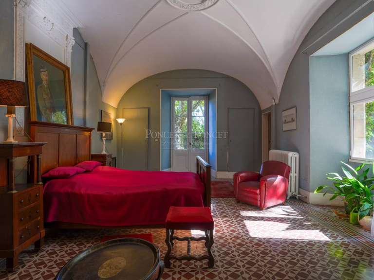 Castle Uzès - 9 bedrooms - 850m²