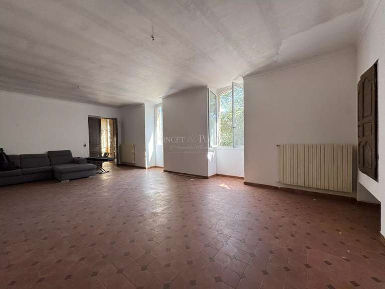 Château Uzès - 9 chambres - 374m²