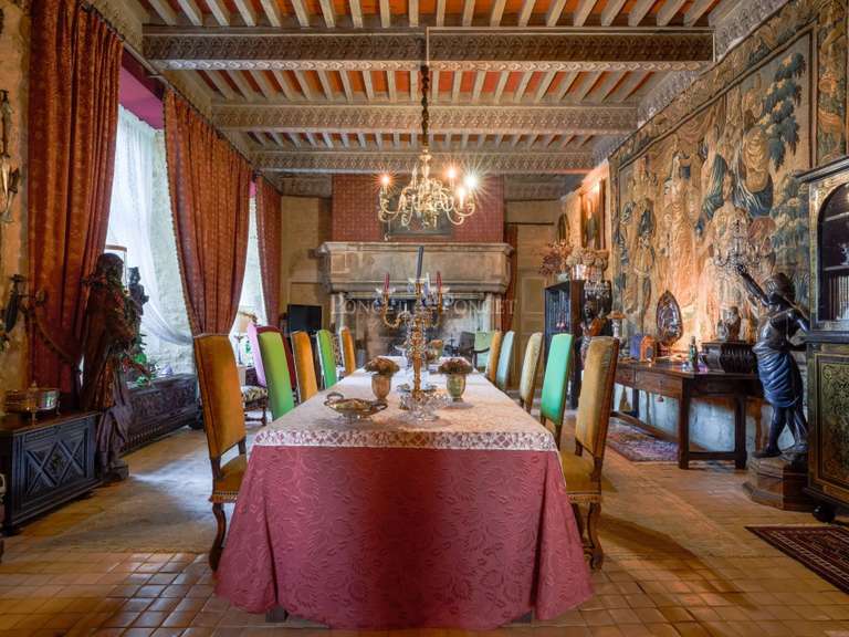 Château Uzès - 14 chambres - 1100m²