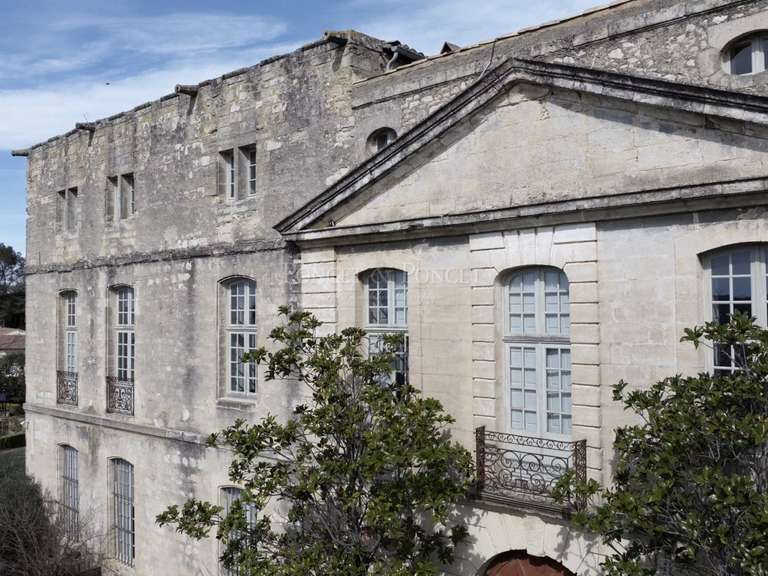 Château Uzès - 9 chambres - 1400m²