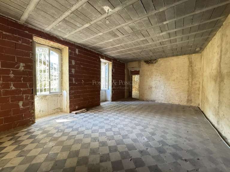 Château Uzès - 9 chambres - 374m²