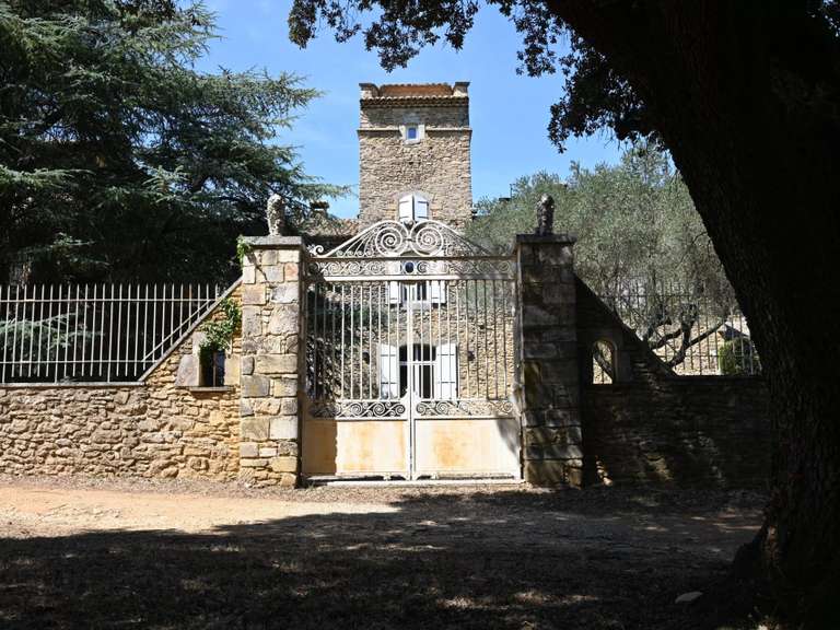 Château Uzès - 9 chambres - 374m²