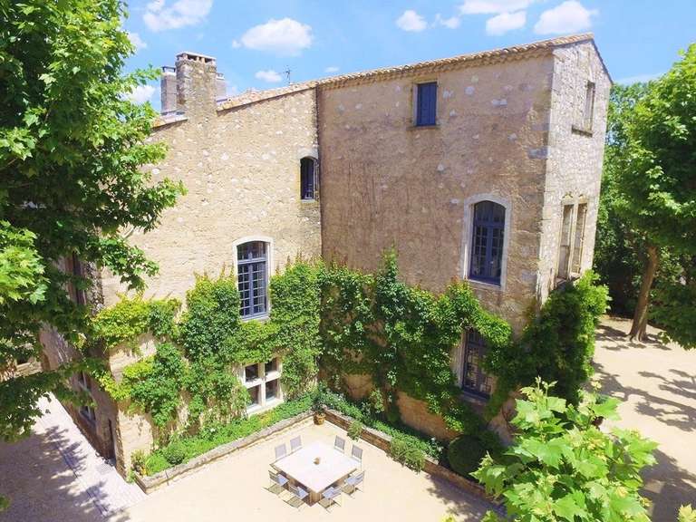 Château Uzès - 10 chambres - 1009m²