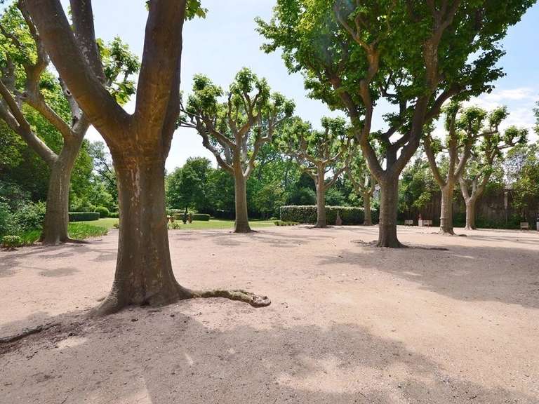 Château Uzès - 10 chambres - 1009m²