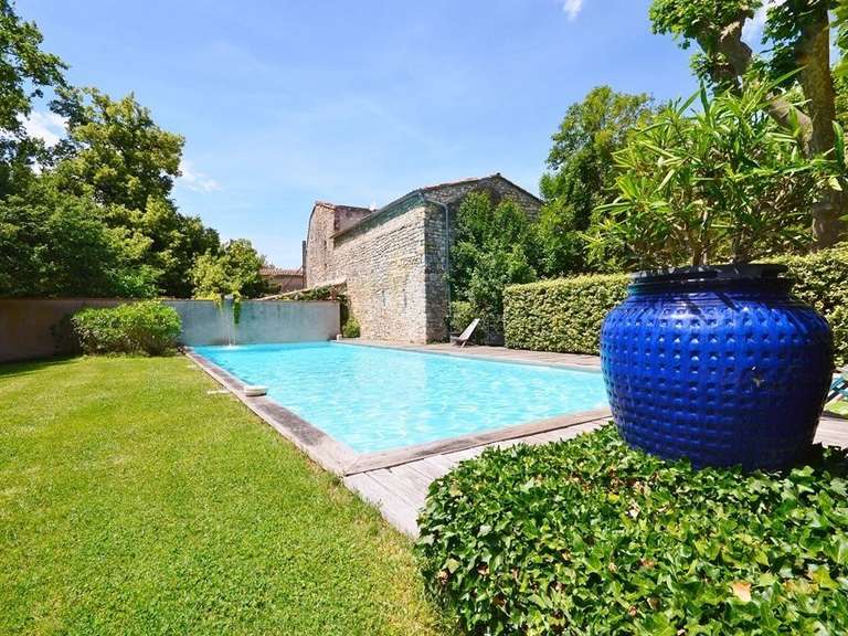 Château Uzès - 10 chambres - 1009m²