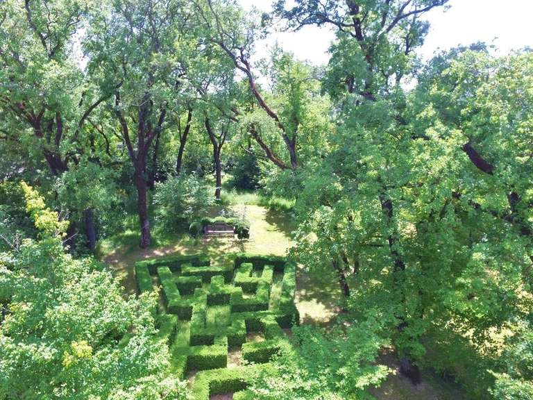 Château Uzès - 10 chambres - 1009m²