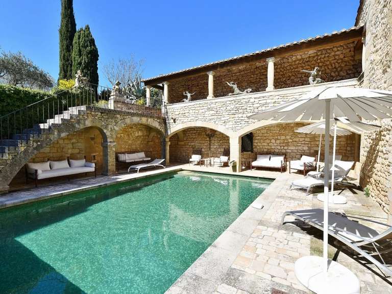 Château Uzès - 9 chambres - 1368m²