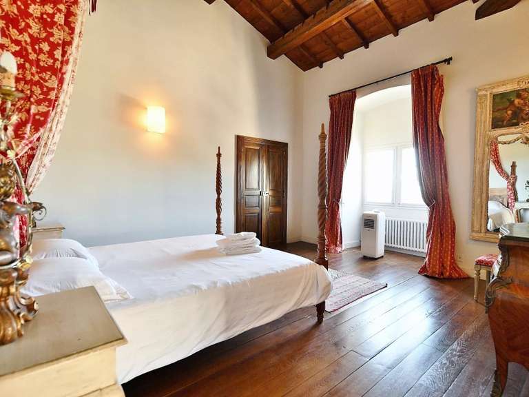 Château Uzès - 9 chambres - 1368m²