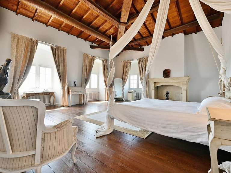 Château Uzès - 9 chambres - 1368m²