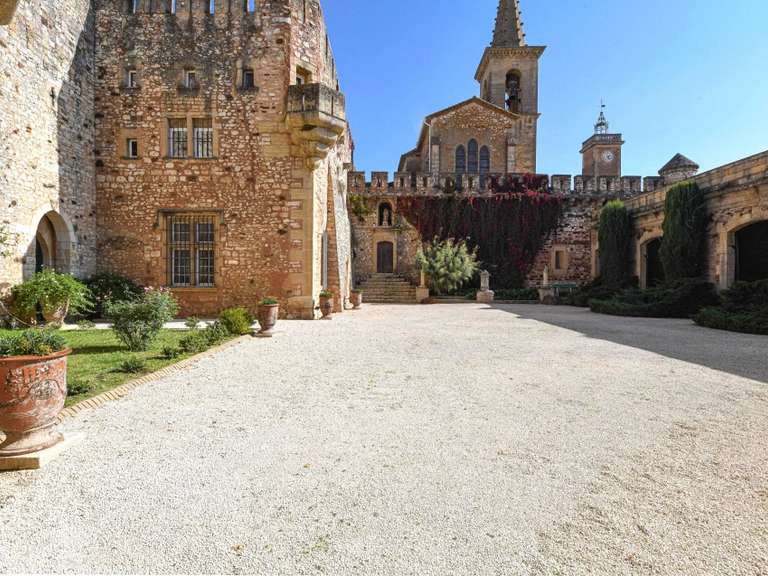 Château Uzès - 14 chambres - 1950m²