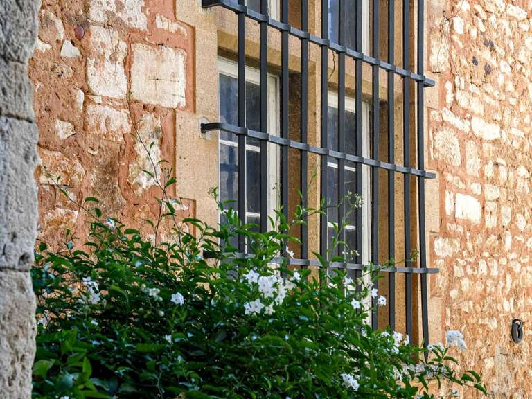 Château Uzès - 14 chambres - 1950m²