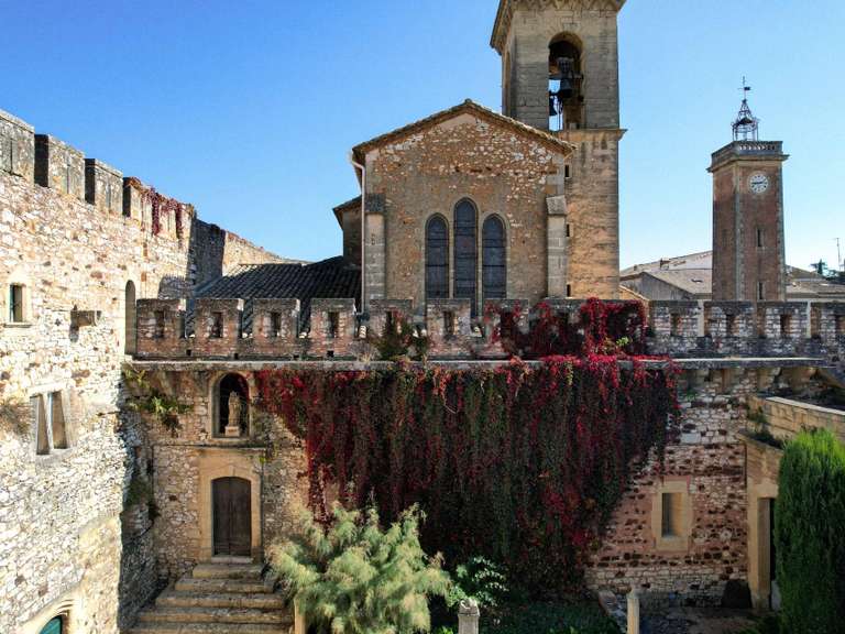 Château Uzès - 14 chambres - 1950m²