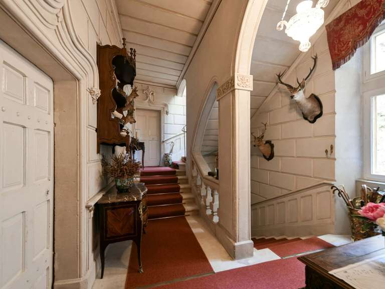 Château Uzès - 14 chambres - 1950m²