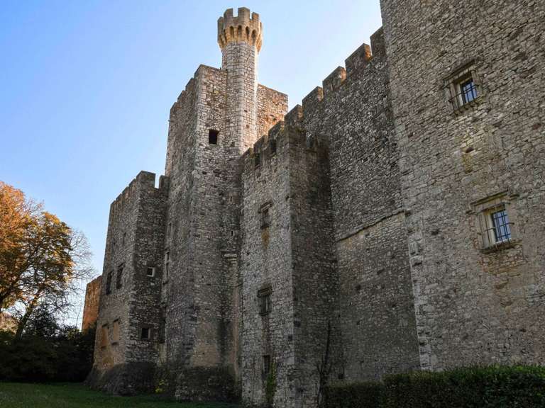 Château Uzès - 14 chambres - 1950m²