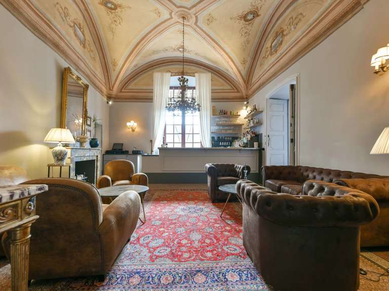 Castle Uzès - 18 bedrooms - 2050m²