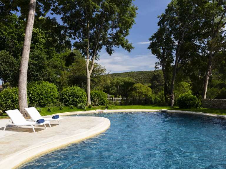 Château Uzès - 18 chambres - 2050m²