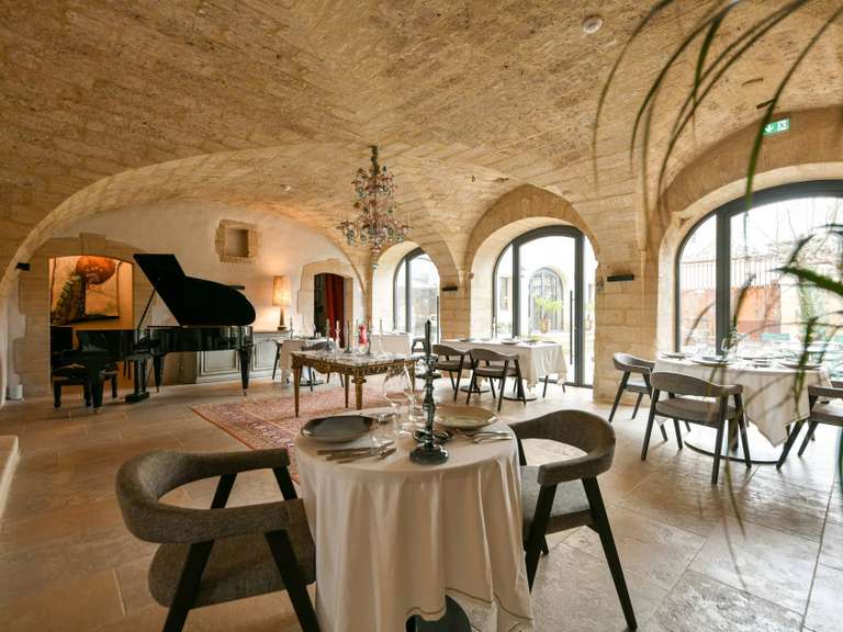 Castle Uzès - 18 bedrooms - 2050m²