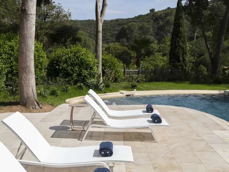 Château Uzès - 18 chambres - 2050m²