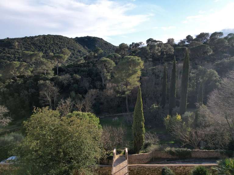 Château Uzès - 18 chambres - 2050m²