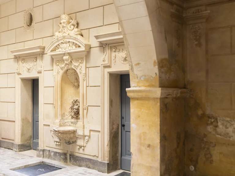 Château Uzès - 18 chambres - 2050m²