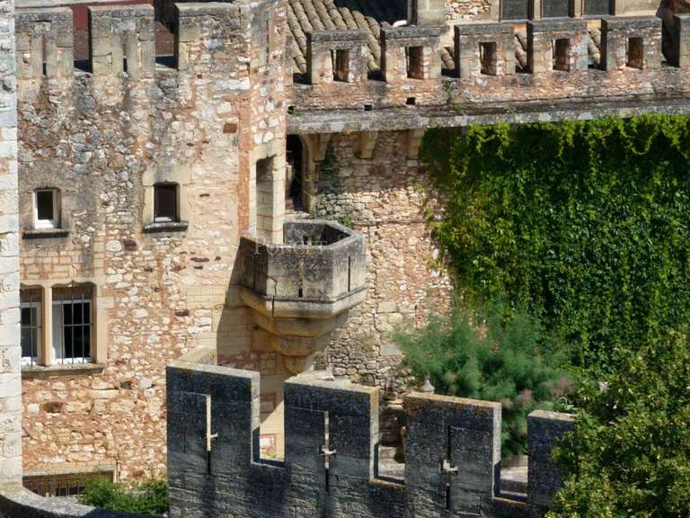 Château Uzès - 14 chambres - 1100m²