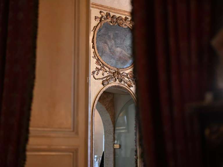 Château Uzès - 14 chambres - 1100m²