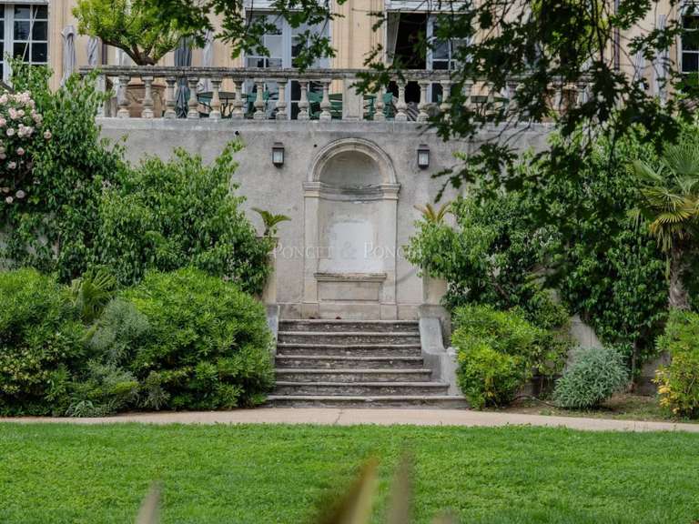 Castle Uzès - 22 bedrooms - 2500m²