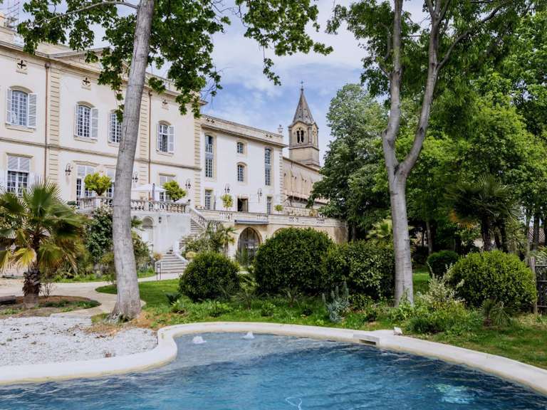 Château Uzès - 22 chambres - 2500m²
