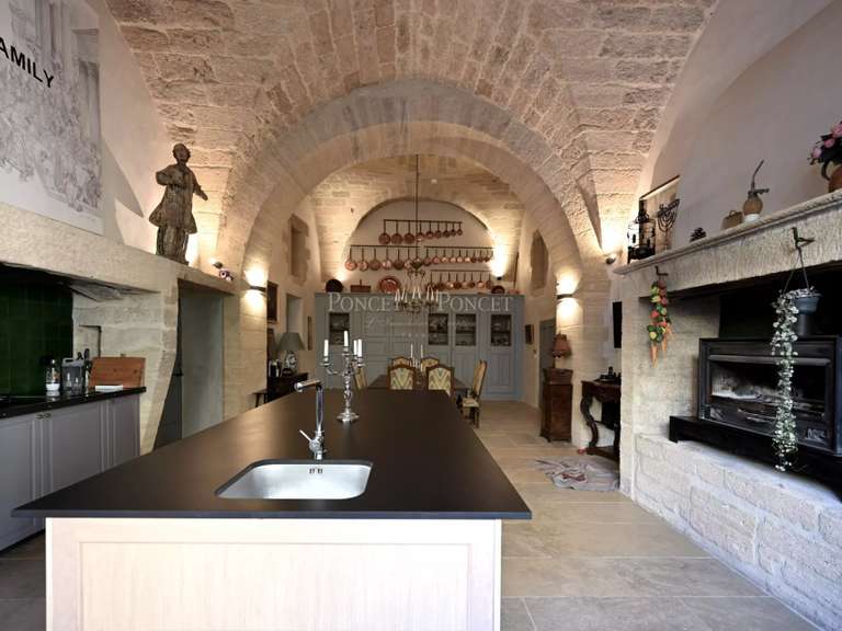 Château Uzès - 22 chambres - 2500m²