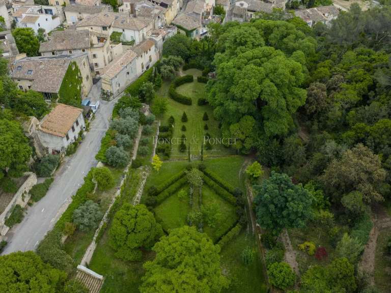 Castle Uzès - 22 bedrooms - 2500m²